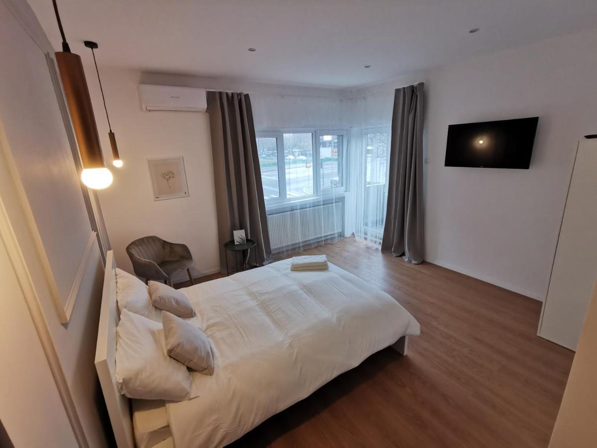 On The River Ultra Central Suites Bukurešť Exteriér fotografie